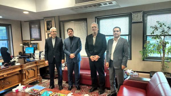 معاون اقتصادی استاندار خبر داد:  پیگیری تامین منابع مالی فاز اول لاستیک سازی خرم آباد و گاوداری ۷هزار راسی دورود از بانکهای عامل