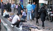 اجاره‌های نجومی پیاده‌روهای پایتخت؛ وقتی دستفروشان باج می‌دهند