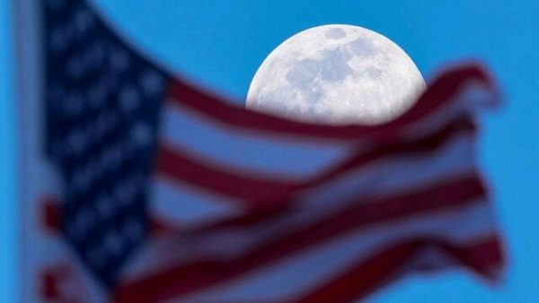 طرح فوق محرمانه آمریکا برای سوراخ کردن ماه با بمب اتم