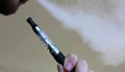 وزارت بهداشت: زیر بار ارایه مجوز به «سیگارهای الکترونیک» نمی‌رویم